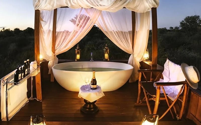 10 Day Victoria Falls, Okavango Delta & Kalahari Journey